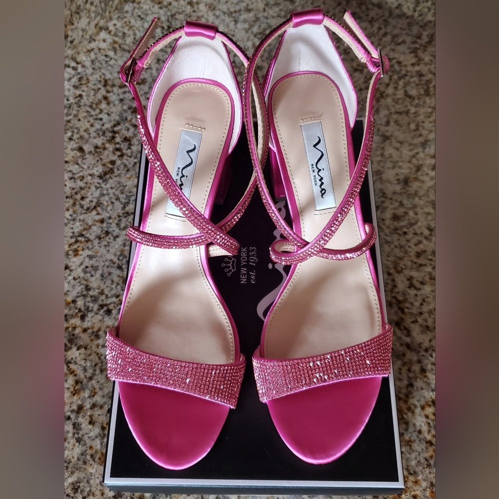 👠 Stunning Nina Pink Satin Crystal 3" heels Size 8 New!